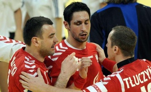 Menée de onze buts à la pause, la Pologne a réussi l'exploit de revenir à hauteur de la Suède lors de la première journée du tour principal de l'Euro de handball samedi à Belgrade.