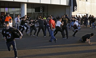 Des échauffourées avaient éclaté aux abords du Parc OL,avant la rencontre contre Besiktas. Les deux clubs sont menacés de suspension de toute compétition européenne en cas d'incidents du même type.
