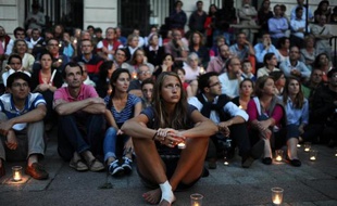 Quelque 300 Veilleurs opposés au mariage homosexuel et une centaine de militants anti-aéroport de Notre-Dame-des-Landes se sont faits face mercredi soir à Nantes, séparés par plusieurs dizaines de policiers, a constaté une journaliste de l'AFP.