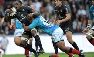 Le prolifique Stade Toulousain a lâché lors de la 11e journée du Top 14 ses deux rivaux du haut de tableau, Montpellier et le Racing-Métro, qui n'ont pu suivre l'infernale cadence offensive des Rouge et Noir depuis deux journées.