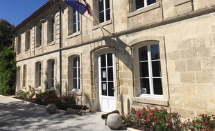 La mairie de Ludon-Médoc (Gironde).