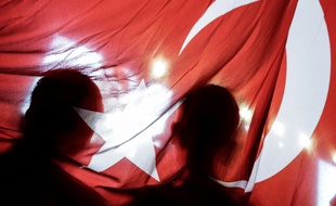 Des sympathisants du président turc Erdogan, le 15 juillet 2016 à Istanbul