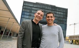 Vincent et Bruno Boileau-Autin, le premier couple gay marié de France.