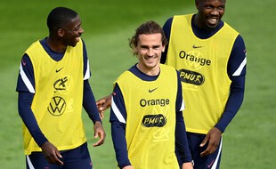 Antoine Griezmann a mis de l'ambiance à l'entraînement à Clairefontaine vendredi.