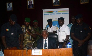 Le rejet par l'opposition des résultats des législatives du 28 septembre en Guinée, remportées par le pouvoir, faisait craindre samedi des violences dans un pays où les manifestations sont le plus souvent réprimées avec brutalité par les forces de l'ordre.