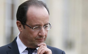 Le président français François Hollande s'est entretenu par téléphone lundi matin avec le président de la République libanaise Michel Sleimane, auquel il a réaffirmé son soutien pour préserver le pays des effets de la situation en Syrie, selon un communiqué de la présidence.