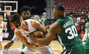 Yabusele, à l'époque sous les maillots des Celtics.