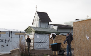 Calais, le 17 décembre 2015 - Le camp de migrants à Calais.