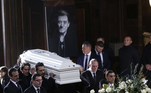 Johnny sera inhumé dans l'intimité lundi sur cette île où il possédait une villa