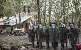 Des gendarmes mobiles sur la ZAD de Notre-Dame-des-Landes, le 10 avril 2018