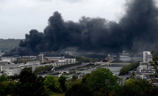 Le feu est désormais éteint à Rouen dans l'usine Lubrizol.