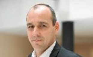 Laurent Berger remplace François Chérèque à la tête du syndicat.