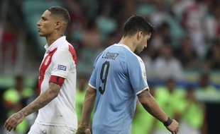Luis Suarez a raté le premier penalty de la séance
