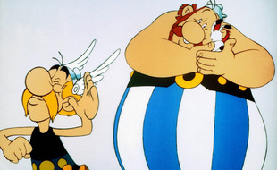 Astérix, Obélix et Idéfix dans une image extraite du film Astérix Le Gaulois sorti en 1967.