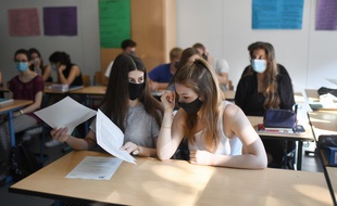 Illustration du port du masque obligatoire en collèges et lycées