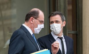 Le Premier ministre Jean Castex et le ministre de la Santé Olivier Véran, le 3 février 2021 à Paris.