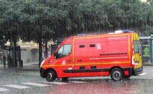 Illustration de l'intervention des pompiers ici lors d'un violent orage à Rennes.