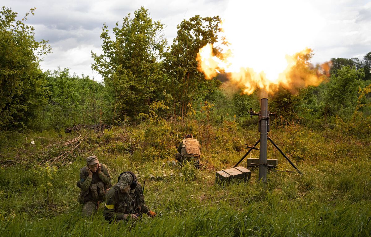 Guerre en Ukraine EN DIRECT : Jusqu'à 100 soldats ukrainiens meurent chaque jour à l'Est, d'après Volodymyr Zelensky...