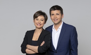 Alexandra Bensaïd et Thomas Sotto, les présentateurs de «L'émission politique».