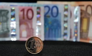 L'euro résistera à l'actuelle crise de la dette, a assuré mardi à Singapour le président du Fonds de soutien de la zone euro (FESF), Klaus Regling.