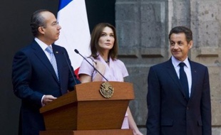 Nicolas Sarkozy a entamé lundi une courte visite d'Etat au Mexique marquée par le cas de Florence Cassez, cette Française lourdement condamnée par la justice mexicaine pour des faits de complicité d'enlèvement qu'elle nie et qui pourrait purger sa peine en France.
