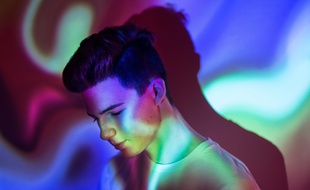 Le musicien électro Petit Biscuit a sorti son premier album le jour de ses 18 ans