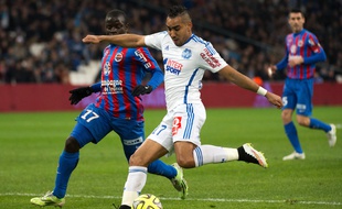 Dimitri Payet face à N'Golo Kanté lors d'OM-Caen, le 27 février 2015.