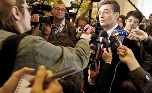 Patrick Devedjian (en h.) et Arnaud Bazin (en b.), élus à la tête du 92 et du 95.