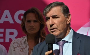 Le professeur Marc Ychou et la comédienne Mélanie Maudran, marraine de l'opération Octobre Rose