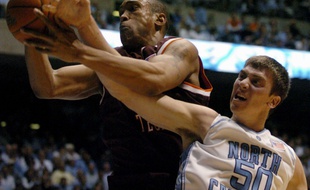 Coleman Collins (à gauche) sous le maillot de Virginia Tech en 2007