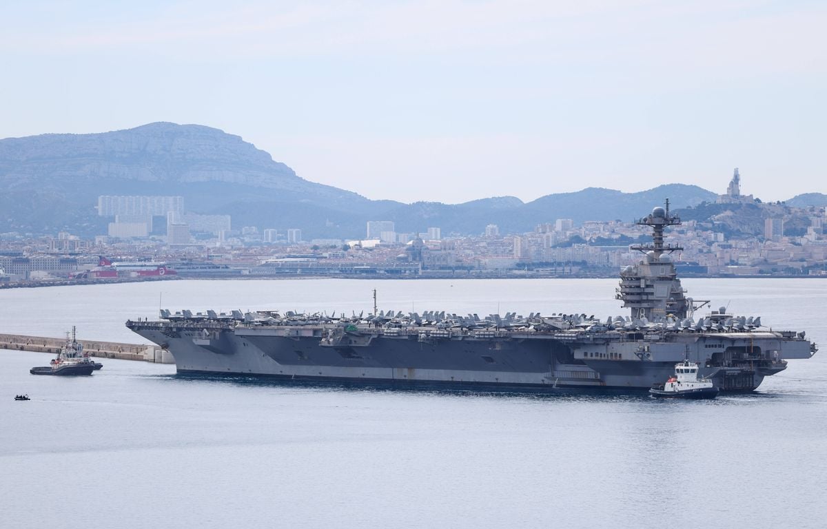 Le plus grand porte-avions du monde fait escale cinq jours à Marseille