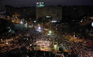 Le président égyptien Mohamed Morsi a réaffirmé mardi soir sa "légitimité constitutionnelle", et appelé l'armée à retirer l'ultimatum qu'elle lui a posé en lui demandant de "satisfaire les demandes du peuple" avant mercredi soir.