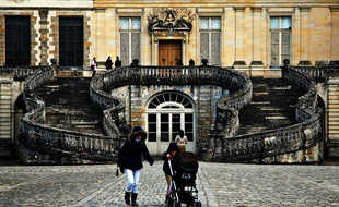 Le mythique escalier en fer à cheval du château de Fontainebleau.