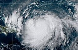 L’ouragan Erin se renforce à nouveau à l’approche des Bahamas