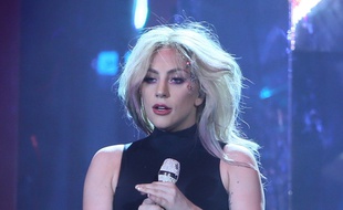 La chanteuse Lady Gaga sur la scène de Coachella en 2017