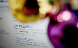 Dès le jour de Noël les reventes de cadeaux affluent sur les sites internet, un phénomène qui entre dans les mœurs et concerne tant le dernier bestseller reçu en double que les sous-vêtements, présent honnis d'une majorité de Français