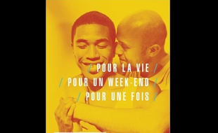 L'une des affiches de la campagne de prévention sur les maladies sexuellement transmissibles entre hommes qui irrite les associations familiales catholiques et La Manif pour Tous.