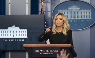 Kayleigh McEnany lors de sa première conférence de presse comme porte parole de la Maison-Blanche, le 1er mai 2020.