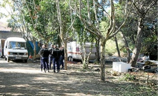 Les gendarmes ont passé quatre heures dans le camp où il était interdit de pénétrer.