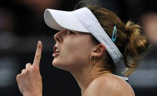 Alizé Cornet lors de sa défaite en quart de finale de l'Open Gaz de france contre Jelana Jankovic le 13 février 2009.