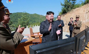 Le leader nord-coréen s'est félicité du lancement d'un missile intercontinental de longue portée.