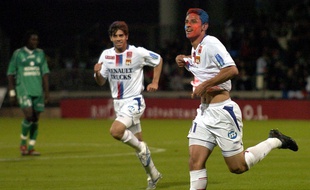 L'attaquant brésilien Fred avait notamment inscrit un superbe but lors du 4-0 synonyme de titre et de teinture rouge et bleu pour l'OL dans le derby.