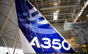 Colomiers, le 23 octobre 2012. Usine d'assemblage de l'A350 XWB, le dernier né d'Airbus, le jour de l'inauguration officielle.