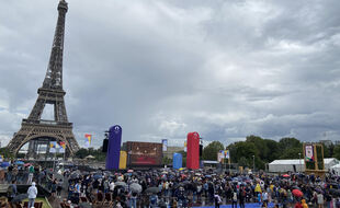 La Fan Zone se remplit au Trocadéro à l'approche des champions judokas, le 2 août 2021