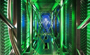 Le système de refroidissement des serveurs à l'intérieur d'un data center de Google.