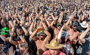 Le public du Wacken Festival, le 1er août 2018 en Allemagne.