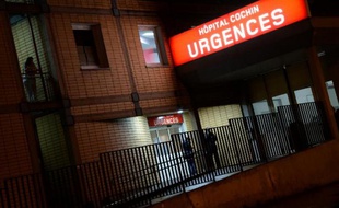 L'entrée des urgences, le 20 février 2014 à l'hôpital Cochin à Paris