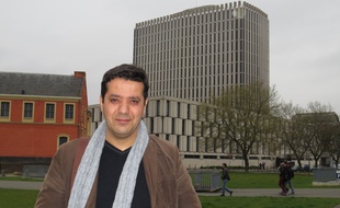 Le professeur de philosophie, Soufiane Zitouni, attaqué par son ancien établissement, le lycée Averroès de Lille.