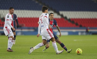 A gauche Aouar, à droite Paqueta