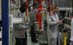 Ouvriers de l'usine Renault de Cléon, le 18 juin 2015